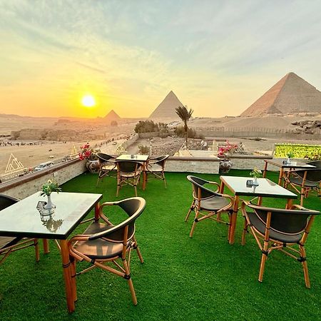 Seven Pyramids Panoramic View Inn Kafret el-Gabal Екстериор снимка