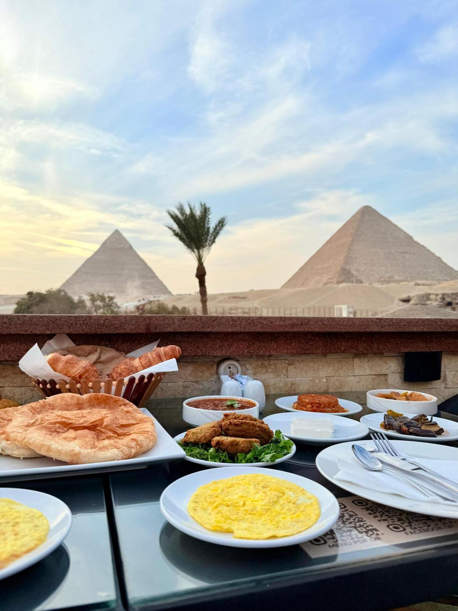 Seven Pyramids Panoramic View Inn Kafret el-Gabal Екстериор снимка