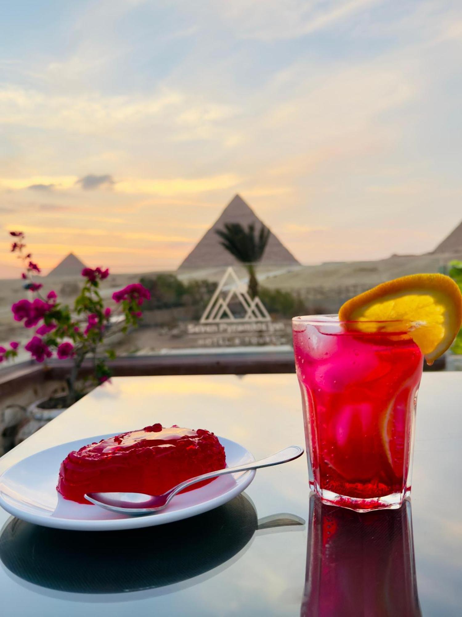Seven Pyramids Panoramic View Inn Kafret el-Gabal Екстериор снимка