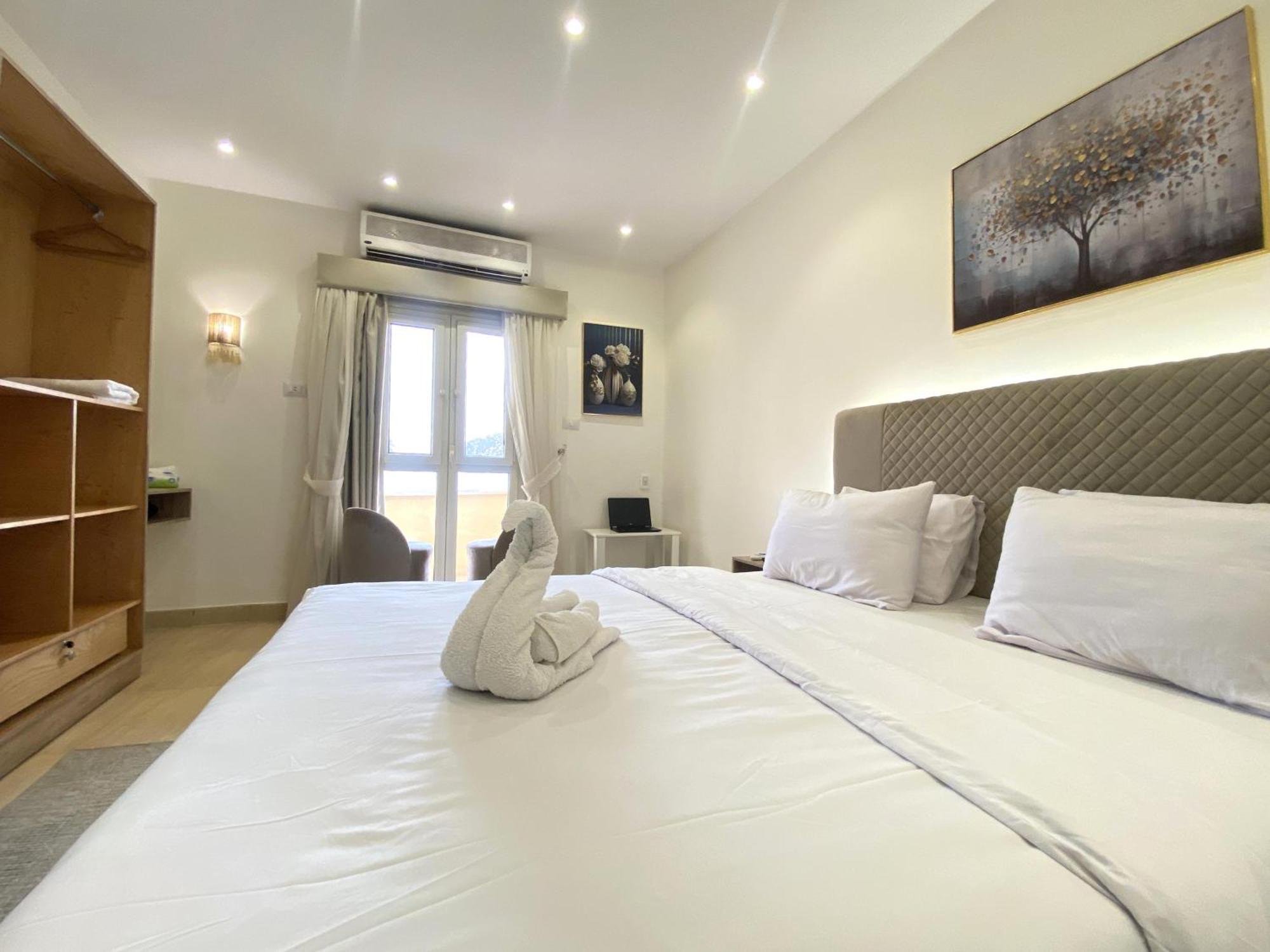 Seven Pyramids Panoramic View Inn Kafret el-Gabal Екстериор снимка
