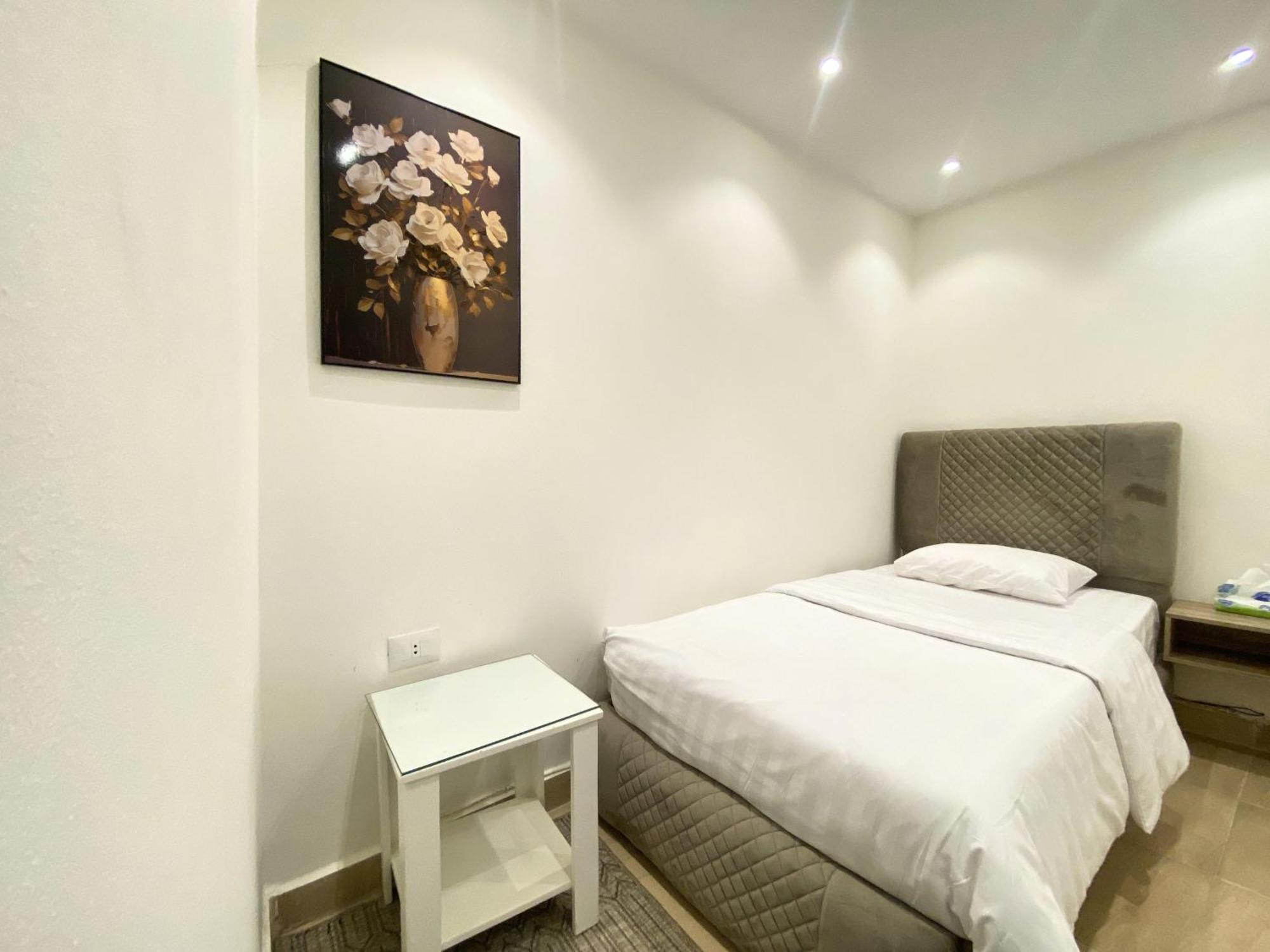 Seven Pyramids Panoramic View Inn Kafret el-Gabal Екстериор снимка